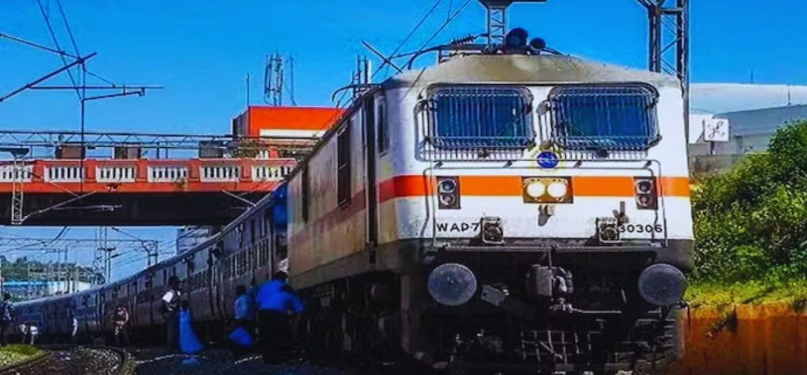 Indian Railways, Jyotirlingas, Shiv, Religious, IRCTC, Bharat Gaurav Tourist Train, Omkareshwar, Mahakaleshwar, Nageshwar, Somnath, Trimbakeshwar, Bhimashankar and Grishneshwar