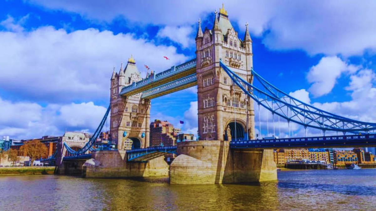 vegetarian travel destinations, vegetarian-friendly countries, best places for vegetarian travellers, vegetarian food abroad, vegan-friendly destinations, plant-based travel, vegetarian travel guide, vegetarian cuisine around the world, Greece, United Kingdom, UK, Israel, India, Japan, Italy, Thailand