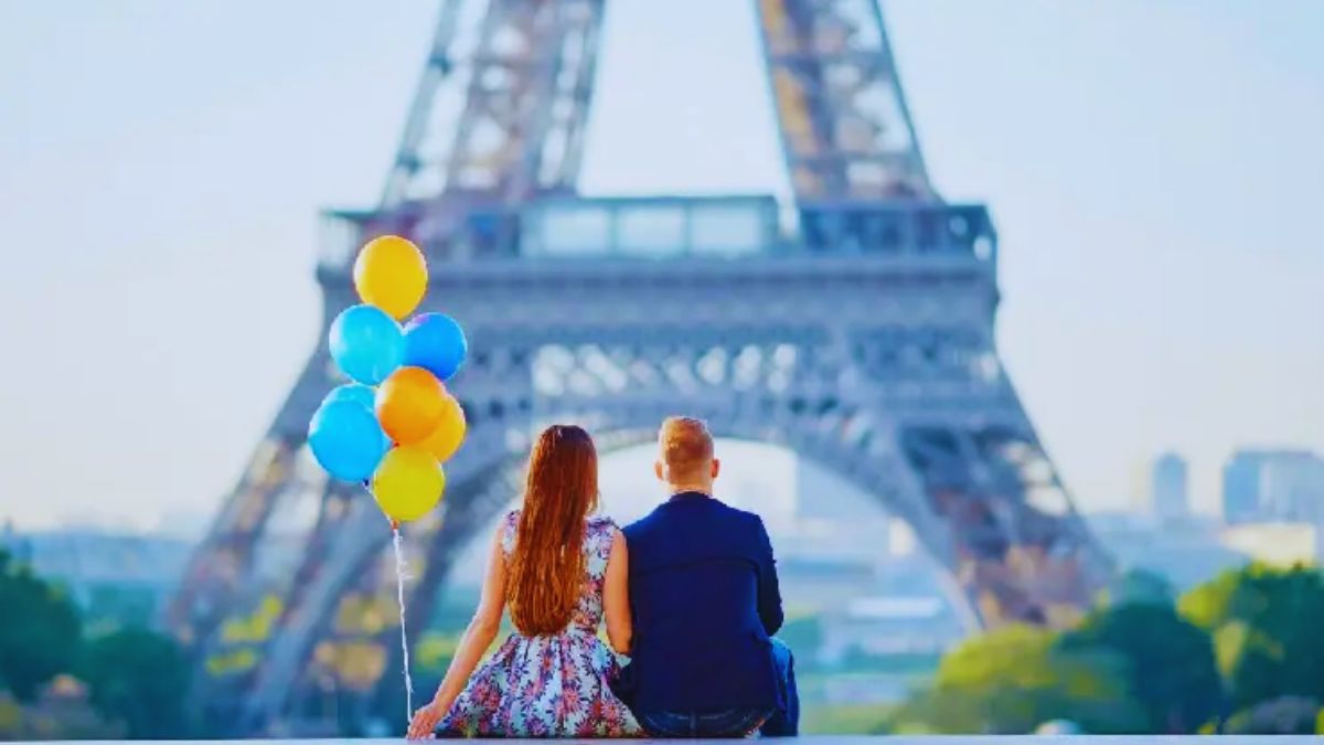 best honeymoon destinations, international honeymoon destinations, romantic honeymoon getaways, honeymoon in Thailand, honeymoon in Switzerland, honeymoon in Paris, Santorini honeymoon, Venice honeymoon, Bali honeymoon, top honeymoon places for couples, romantic escapes abroad.