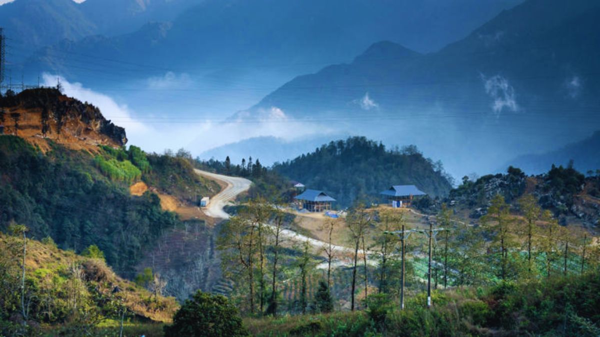 winter honeymoon Uttarakhand, honeymoon destinations Uttarakhand, best places for honeymoon in Uttarakhand, winter getaways Uttarakhand, romantic places in Uttarakhand, Auli honeymoon, Mussoorie honeymoon, Nainital honeymoon, Chopta winter travel, Kausani honeymoon, Lansdowne honeymoon, winter travel India, couples travel Uttarakhand, snowy honeymoon destinations India, winter romantic destinations India