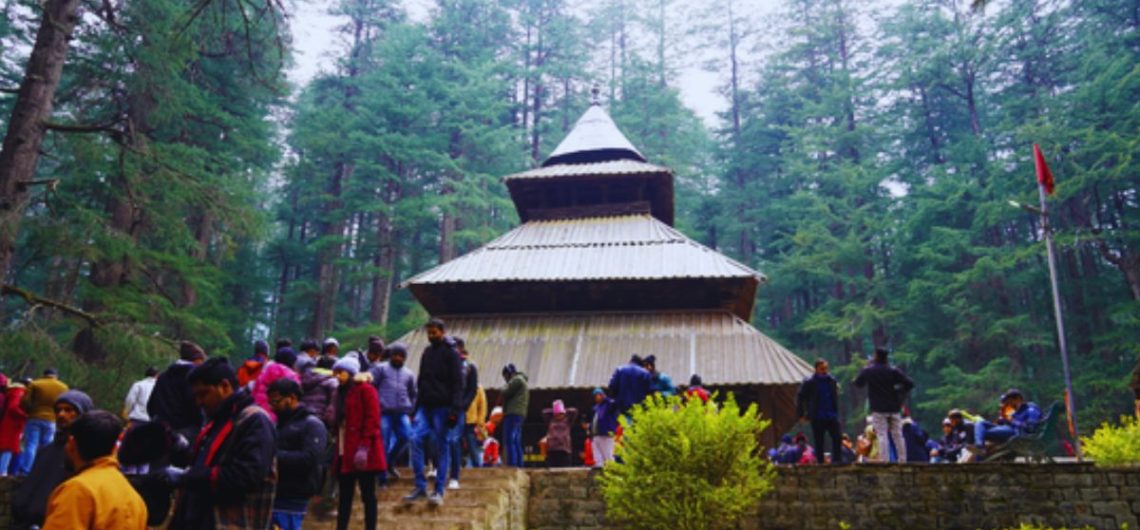 Manali in winter, places to visit in Manali, winter in Himachal Pradesh, Solang Valley activities, things to do in Manali, Manali travel guide, snow places in North India, best winter getaways India, Vashisht hot springs, Atal Tunnel drive, Manali trekking spots.