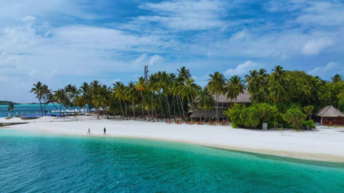 international destinations near india, short haul trips from india, new year 2026 travel, best places to visit near india, destinations within 5 hours india, dubai new year travel, maldives getaway india, sri lanka trip ideas, bangkok short trip, muscat travel guide, abu dhabi holiday, quick international trips india, new year travel ideas india, short flight destinations india, best international getaways india