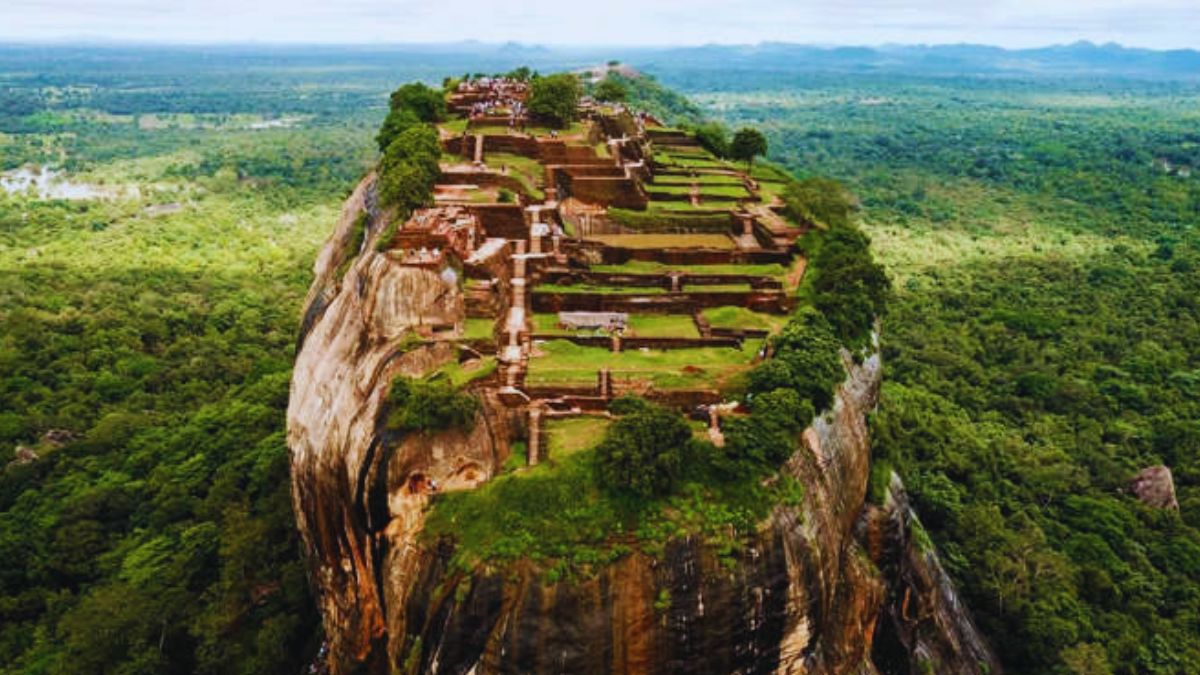 international destinations near india, short haul trips from india, new year 2026 travel, best places to visit near india, destinations within 5 hours india, dubai new year travel, maldives getaway india, sri lanka trip ideas, bangkok short trip, muscat travel guide, abu dhabi holiday, quick international trips india, new year travel ideas india, short flight destinations india, best international getaways india