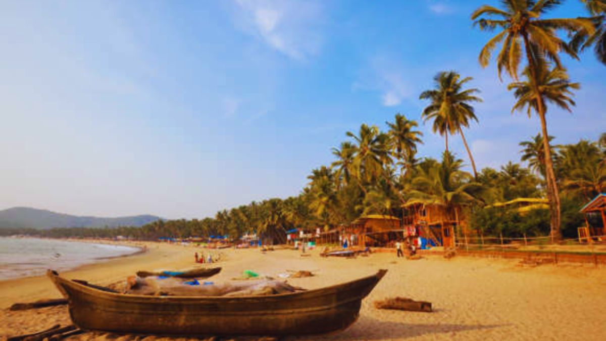 budget year-end travel India, low-cost December destinations India, affordable winter getaways, cheap holiday places India, budget backpacking India, Rishikesh budget travel, Jaipur December trip, McLeod Ganj winter travel, Pondicherry budget trip, Hampi cheapest stay, Varanasi winter tourism, Goa budget travel tips, best budget travel India, low-budget vacation ideas, year-end holiday India